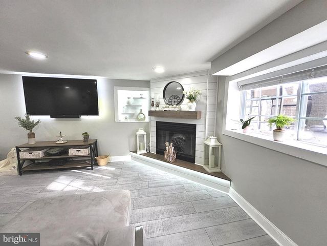 13 BELMONT RD, Bellmawr, NJ 08031