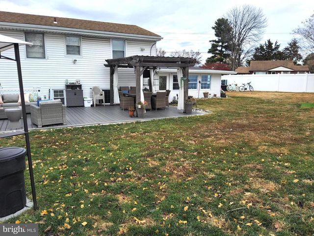 13 BELMONT RD, Bellmawr, NJ 08031