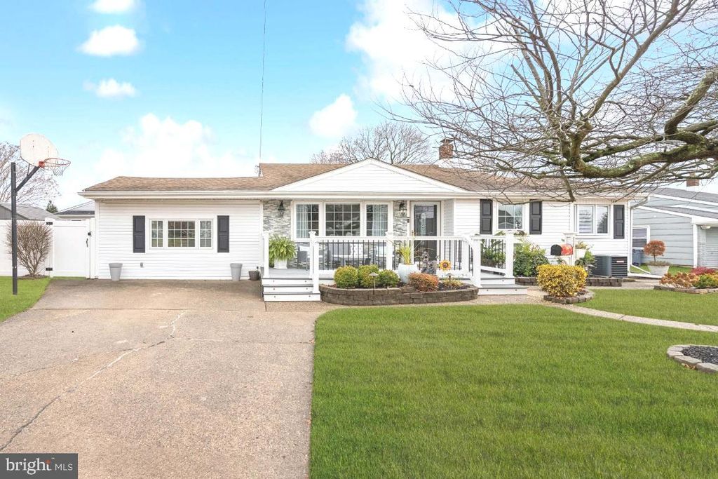 13 BELMONT RD, Bellmawr, NJ 08031