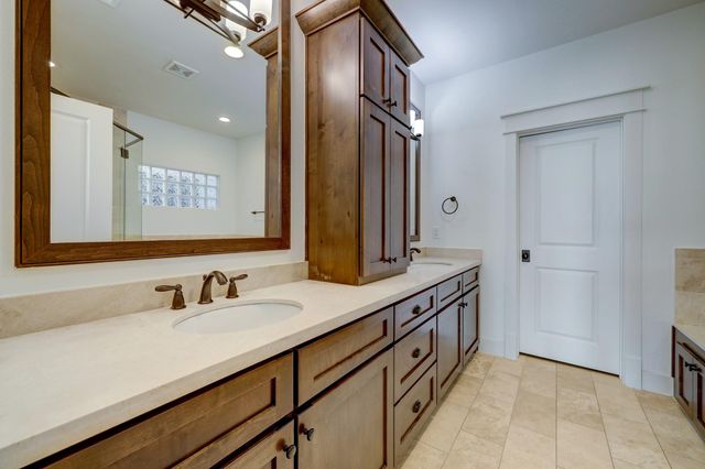 2409 W Morse Street, Houston, TX 77019