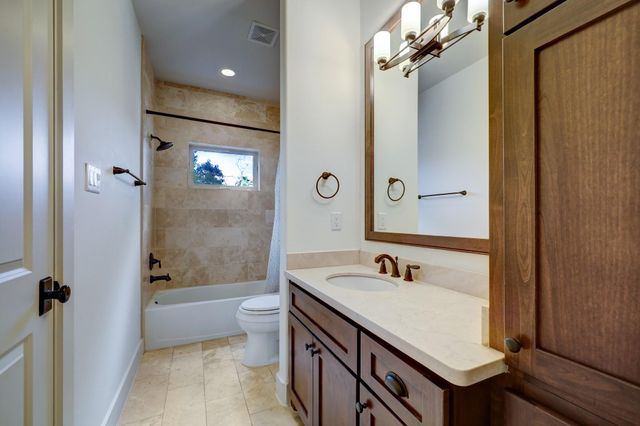 2409 W Morse Street, Houston, TX 77019