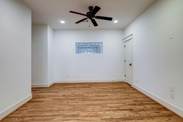 2409 W Morse Street, Houston, TX 77019