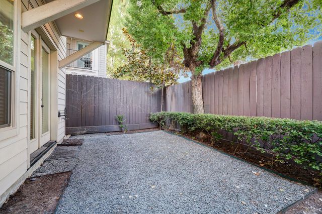 2409 W Morse Street, Houston, TX 77019