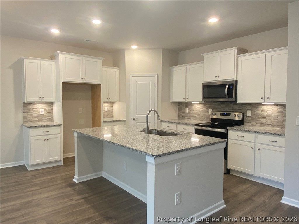 4526 Bunkers Bay Lane, Hope Mills, NC 28371 — photo 2