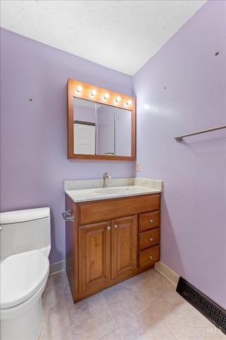 1674 Foxwood Trail, Miami Twp, OH 45140