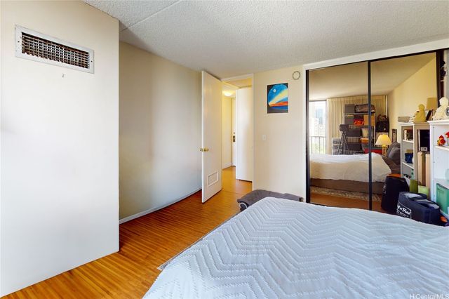 411 Hobron Lane 1512, Honolulu, HI 96815