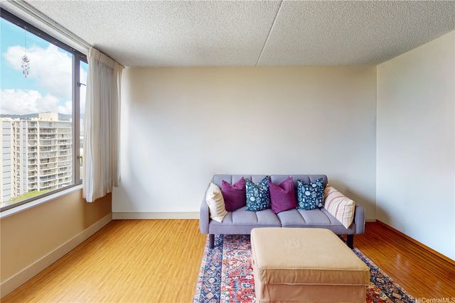 411 Hobron Lane 1512, Honolulu, HI 96815