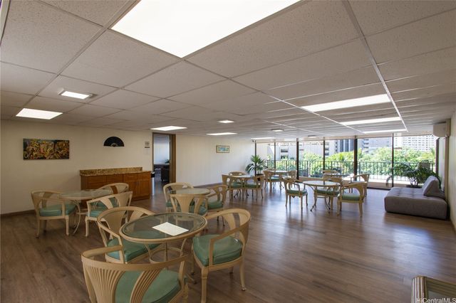 411 Hobron Lane 1512, Honolulu, HI 96815