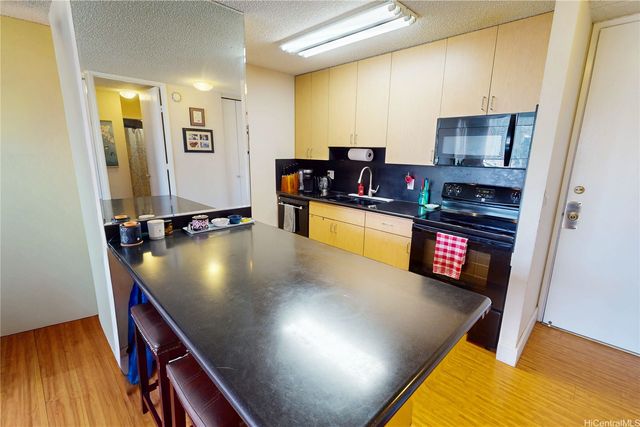 411 Hobron Lane 1512, Honolulu, HI 96815