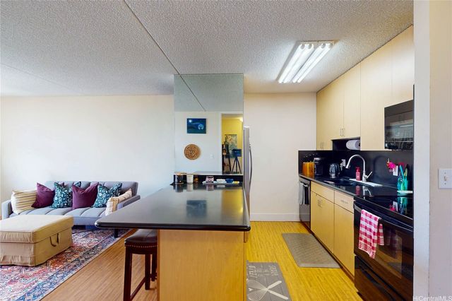 411 Hobron Lane 1512, Honolulu, HI 96815