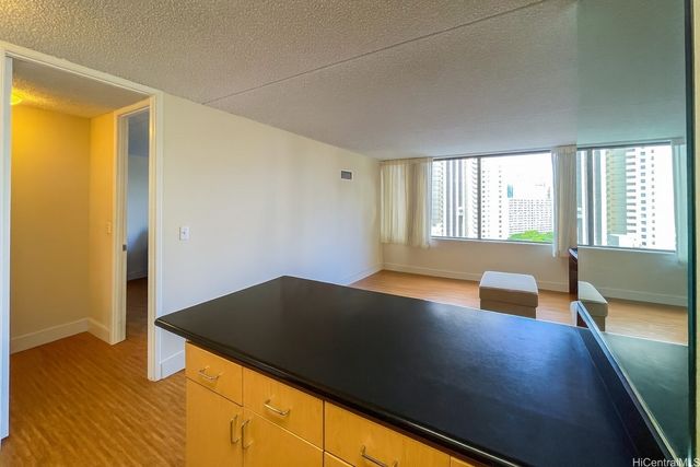 411 Hobron Lane 1512, Honolulu, HI 96815