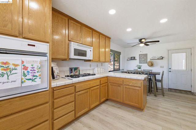 13207 Sylva Ln, Sonora, CA 95370