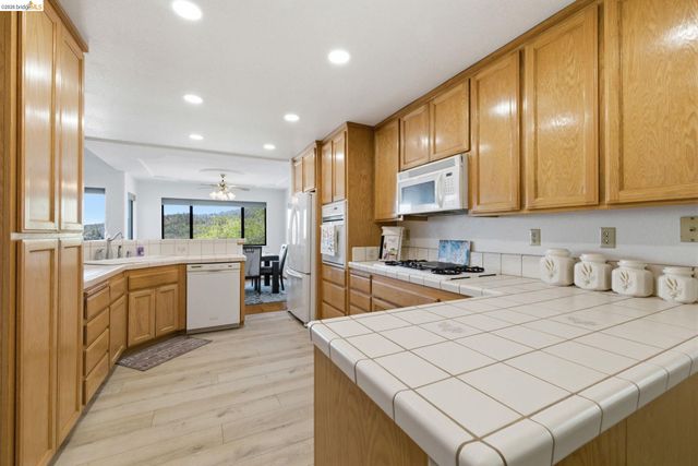 13207 Sylva Ln, Sonora, CA 95370