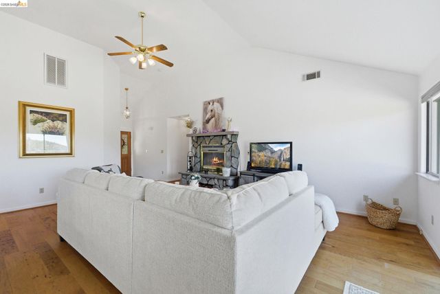 13207 Sylva Ln, Sonora, CA 95370