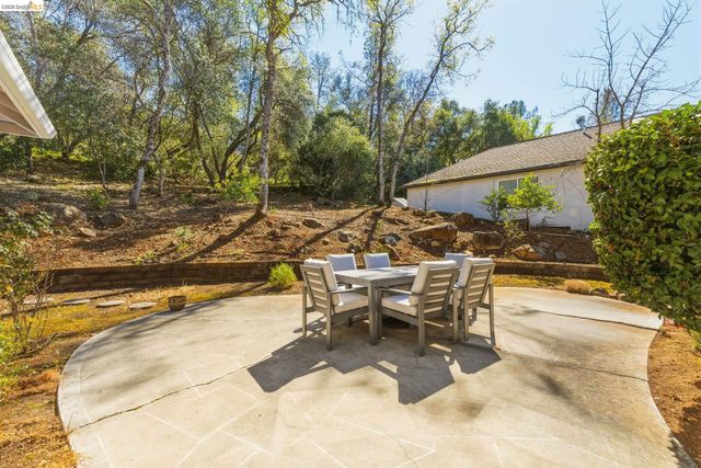 13207 Sylva Ln, Sonora, CA 95370