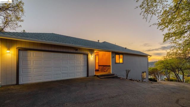 13207 Sylva Ln, Sonora, CA 95370