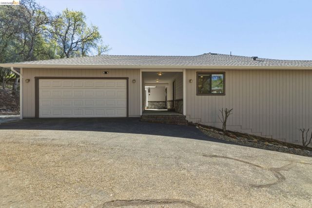 13207 Sylva Ln, Sonora, CA 95370