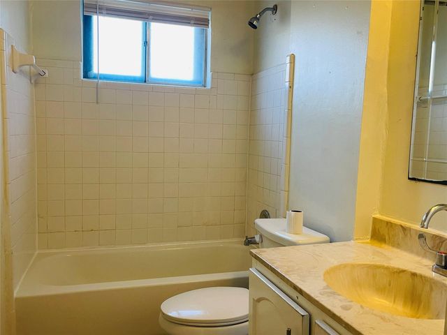 12431 Huntington Field Drive, Houston, TX 77099