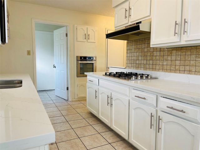 12431 Huntington Field Drive, Houston, TX 77099