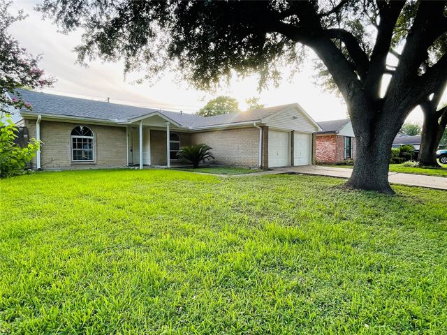 12431 Huntington Field Drive, Houston, TX 77099