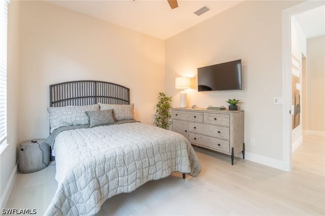 822 105th AVE N, Naples, FL 34108