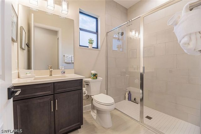 822 105th AVE N, Naples, FL 34108