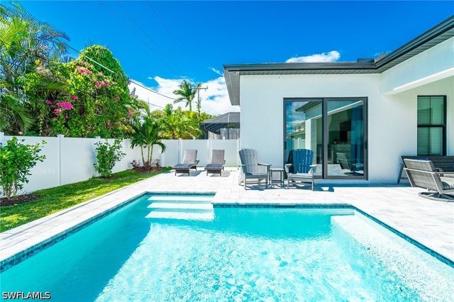 822 105th AVE N, Naples, FL 34108