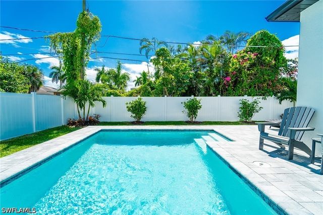 822 105th AVE N, Naples, FL 34108