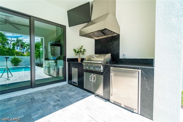 822 105th AVE N, Naples, FL 34108