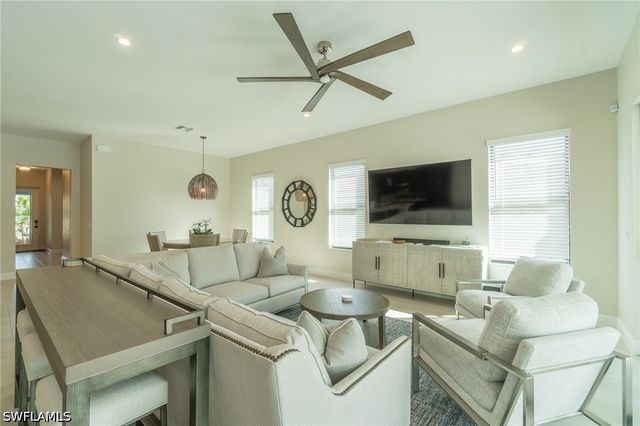 822 105th AVE N, Naples, FL 34108