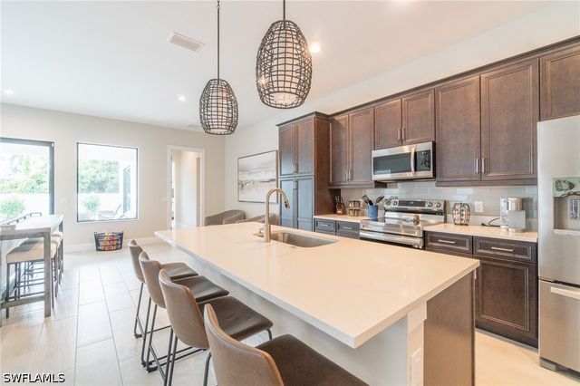 822 105th AVE N, Naples, FL 34108