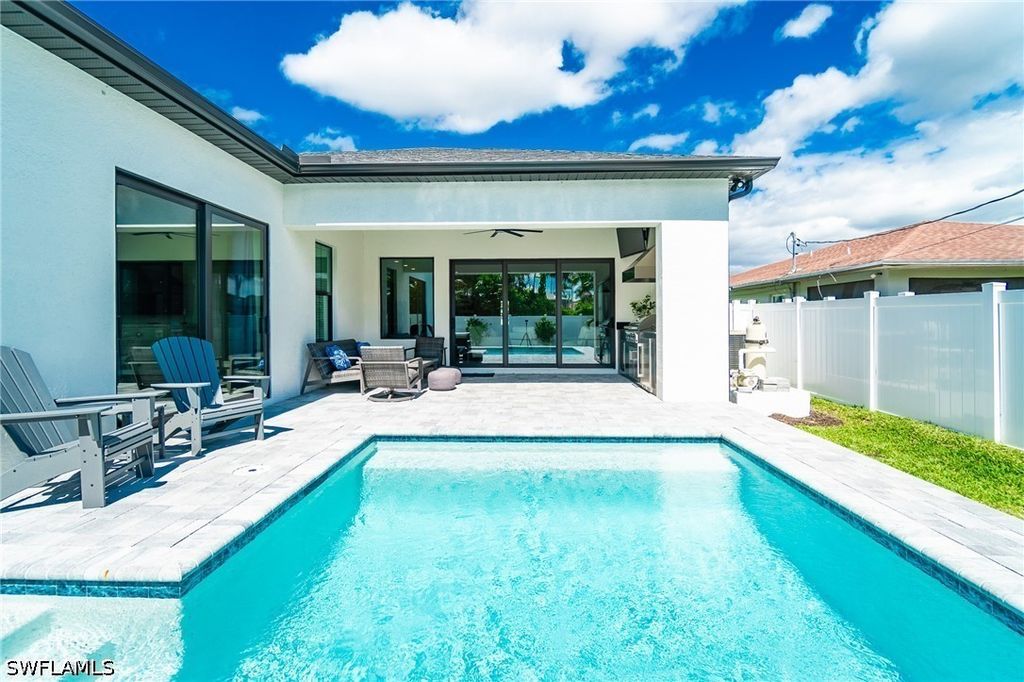 822 105th AVE N, Naples, FL 34108