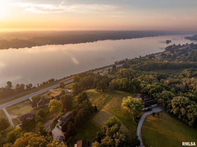 28176 226TH Street, Le Claire, IA 52753