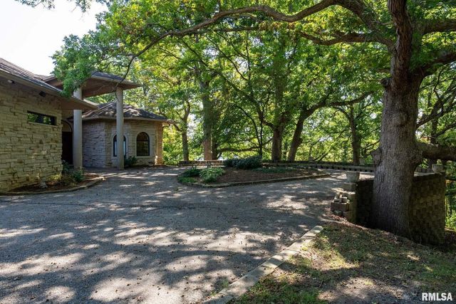 28176 226TH Street, Le Claire, IA 52753