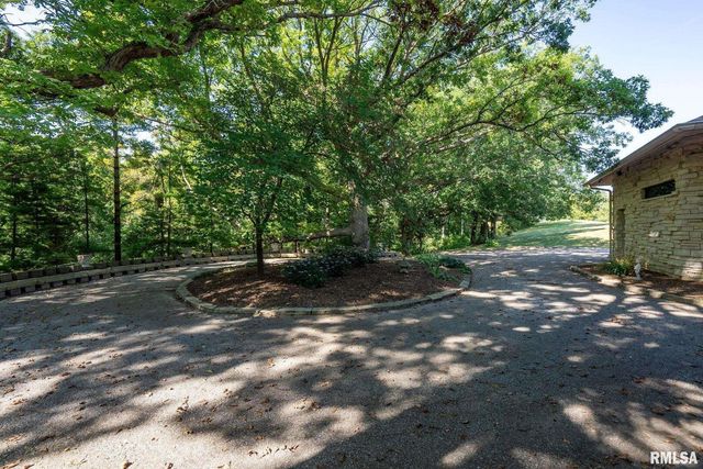 28176 226TH Street, Le Claire, IA 52753