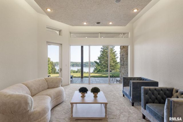 28176 226TH Street, Le Claire, IA 52753