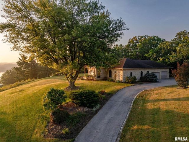 28176 226TH Street, Le Claire, IA 52753