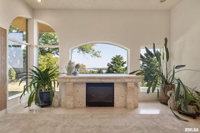 28176 226TH Street, Le Claire, IA 52753