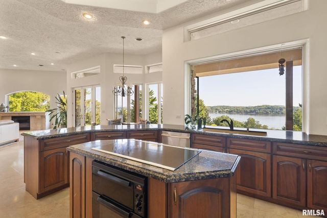 28176 226TH Street, Le Claire, IA 52753