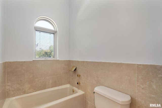 28176 226TH Street, Le Claire, IA 52753