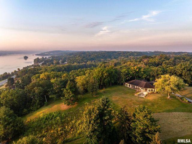 28176 226TH Street, Le Claire, IA 52753