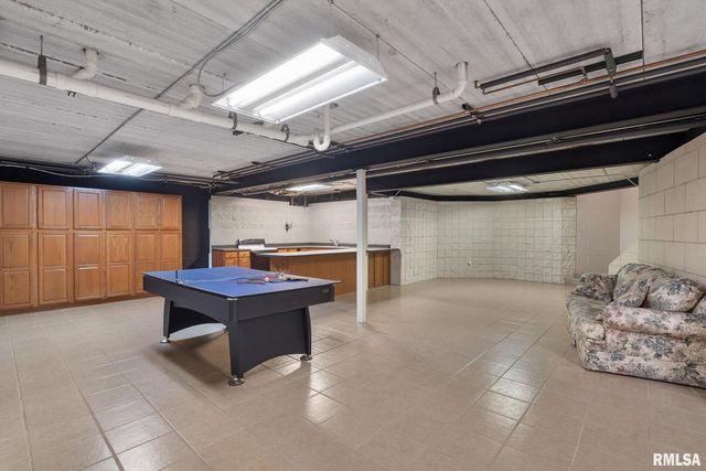 28176 226TH Street, Le Claire, IA 52753