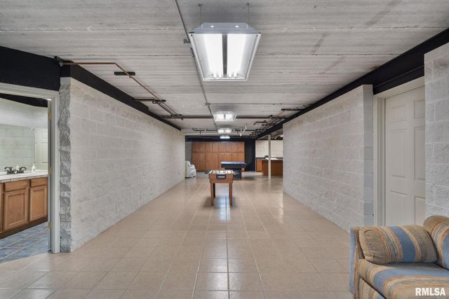 28176 226TH Street, Le Claire, IA 52753