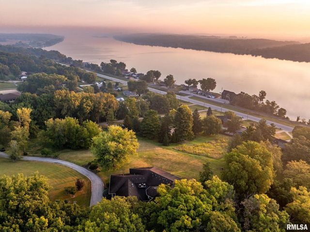 28176 226TH Street, Le Claire, IA 52753