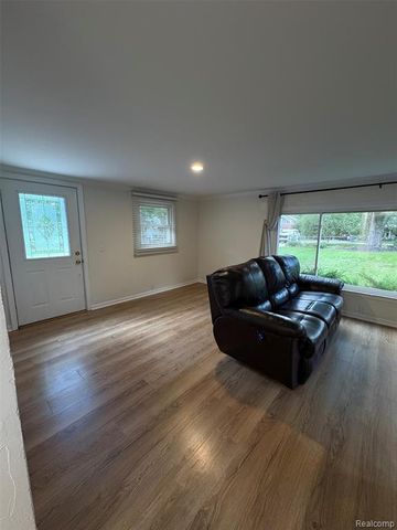 3265 Chambourne Street, Commerce Twp, MI 48382