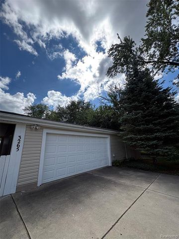 3265 Chambourne Street, Commerce Twp, MI 48382