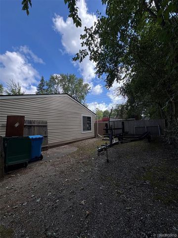 3265 Chambourne Street, Commerce Twp, MI 48382