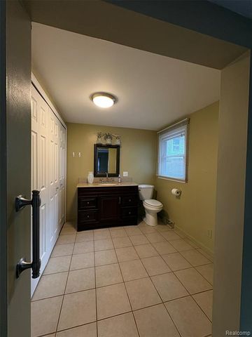 3265 Chambourne Street, Commerce Twp, MI 48382
