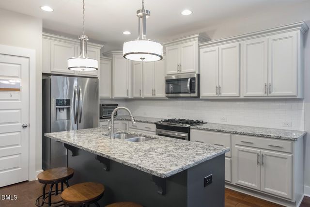 428 Skybluff Circle, Fuquay Varina, NC 27526