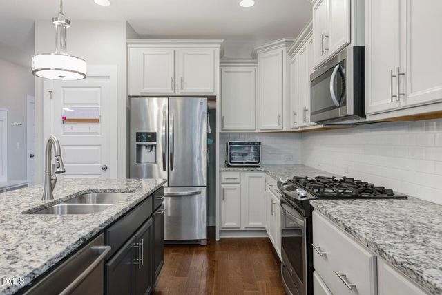 428 Skybluff Circle, Fuquay Varina, NC 27526